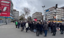 Gözaltıların ardından... Polis ablukasına rağmen yurttaşlar Vatan Emniyet Müdürlüğü'nde toplanıyor