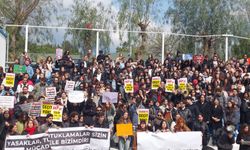 Ege Üniversitesi öğrencileri ayakta: "Karanlık sona erecek"