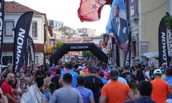 2 bin 606 sporcu Salomon Çeşme Maratonu’nda koştu