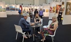 İzmir Sanat Fuarı başladı