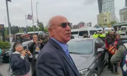 Mahmut Tanal, Mecidiyeköy'de gözaltılara engel olmak için gözaltı aracına çıktı