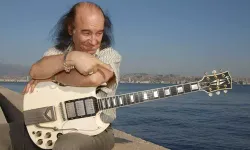 Erkin Koray neden Kanada'da gömüldü? Erkin Koray'ın kızı okula gonderdi mi? Erkin Koray neden yurt dışına gitti?