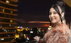 Komedyen Yasemin Sakallıoğlu’nun 12 kiloluk sahne kıyafeti olay oldu!