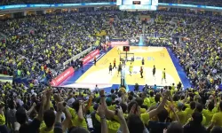 Fenerbahçe taraftarından basketbol maçında Ali Koç’a istifa çağrısı!