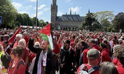 Hollanda'da protestocular alanlarda