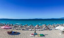İzmir'de deniz mevsimi erken açıldı