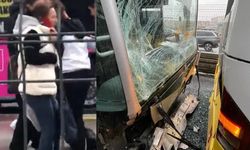 Eyvah, eyvah! Metrobüs çarpıştı: Ölü ve yaralılar var