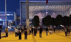 Taksim'de "duranlar" gözaltına alındı