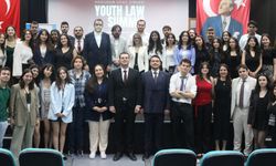 Youth Law Summit: Hukukun Genç Zirvesi Başarıyla Gerçekleşti!