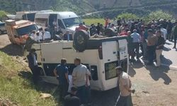 Öğrenci servisi devrildi: 13’ü öğrenci, 14 yaralı!