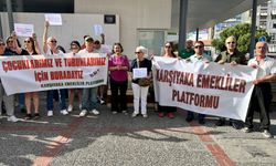 Emekliler Karşıyaka’da Hakları İçin Yürüdü!