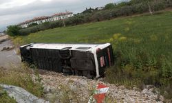 Manisa'da yolcu otobüsü devrildi