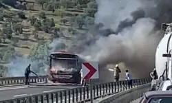 İzmir'de korkutan yangın: Belediye otobüsü alev aldı!