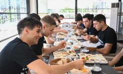 Başkan Eşki’den genç basketbolcularla moral buluşması
