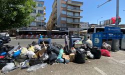 İzmir Buca'da çöp yığınları oluştu!