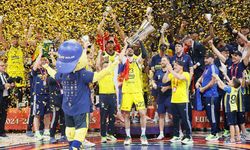 Şampiyon Fenerbahçe: Avrupa'da ve Türkiye'de potanın tek hakimi