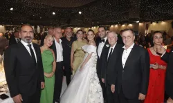 Yılın düğününe ünlü akını!