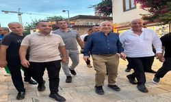 Ümit Özdağ, esnafla görüştü