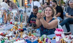 Karşıyaka’da El Emeği Gece Pazarı geri döndü