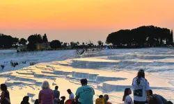 Bayram tatilinde Pamukkale’ye ziyaretçi akını