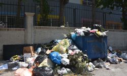 Buca’da Grev 4.üncü gününde: Çöp yığınları sokaklara taştı