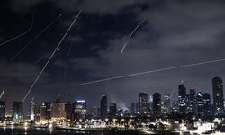 İran-İsrail gerilimi: Füzeler Tel Aviv'i vurdu, ölü sayısı artıyor!