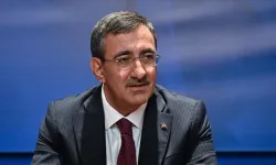Yılmaz'dan ekonomi yönetimine tam not