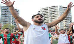 Karşıyaka'da Enes yuvadan uçtu