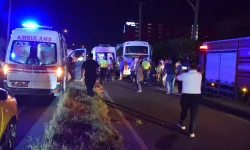 Manisa’da işçi servisi TIR’a çarptı!