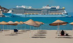 Kuşadası'nda plajlar turizm sezonuna hazır