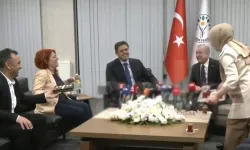 MHP-DEM Parti Bayramlaşmasına “Demli Çay” şakası!