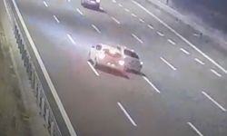 Takla atan otomobilden fırladı