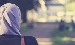 İzmir'de tesettürlü kadının işletmeye alınmadığı iddiasına 3 gözaltı
