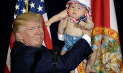 Donald Trump'tan her bebeğe bin dolar!
