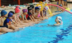 Karşıyaka'nın yüzme havuzu baştan sona yenilendi: Sporun kalbi yeniden atıyor
