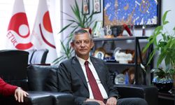 Özgür Özel’den Erdoğan’a sert eleştiri: “Türkiye’nin değil, kendi kurtuluşunun peşinde”