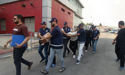 18 kilo altını gasbedip polislere ateş açtılar