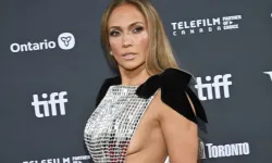 56 yaşına giren Jennifer Lopez gençlik sırrını açıkladı: Sadece 60 dolarlık cilt rutini!