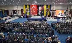 Fenerbahçe’de Ali Koç–Aziz Yıldırım gerilimi: Yüksek Divan Kurulu toplantısı olaylı geçti