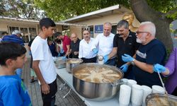 Gaziemir Belediyesi’nden 3 bin kişiye aşure ikramı