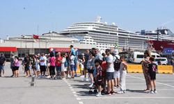 İzmir'e yılın ilk yarısında denizden 50 bini aşkın turist geldi!