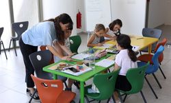 Karabağlar’da yaz tatili çocuklar için hem eğitici hem eğlenceli geçiyor