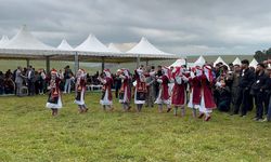 Yağmur altında Ulusal Kaşar ve Kültür Festivali