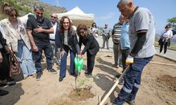 Karşıyaka’da çevre dostu seferberlik: 5 binden fazla fidan bağışlandı