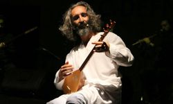 Urla Dam’da türküyle yoğrulmuş bir gece: Fırat Tanış’tan ‘Gelin Tanış Olalım’
