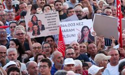 Aydın’da on binler toplandı, meydan ‘Özlem istifa’ sloganlarıyla inledi