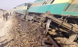 Pakistan’da tren kazası: 1 ölü, 33 yaralı