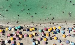 Çeşme’nin üç plajına yeniden mavi bayrak gururu