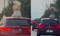 İzmir, Çeşme’de sunroofta dans tehlikesi: Sosyal medyada yayıldı, cezası ağır oldu