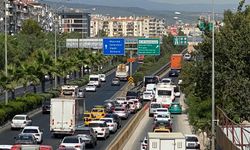 Ankara Caddesi'nde zincirleme kaza trafiği felç etti: Kilometrelerce kuyruk oluştu